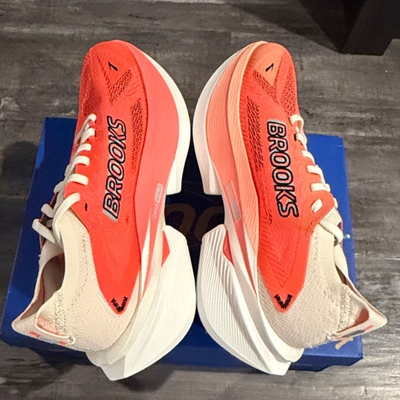 Brooks Hyperion Max 3 - Picture 4 of 7